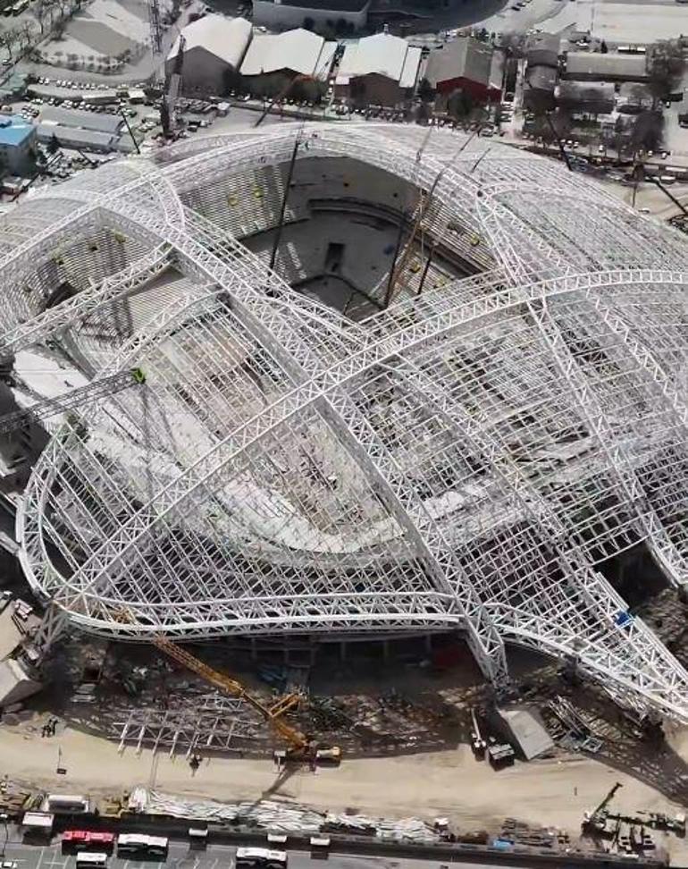 Ankara’nın yeni stadı için iki bakandan ortak paylaşım