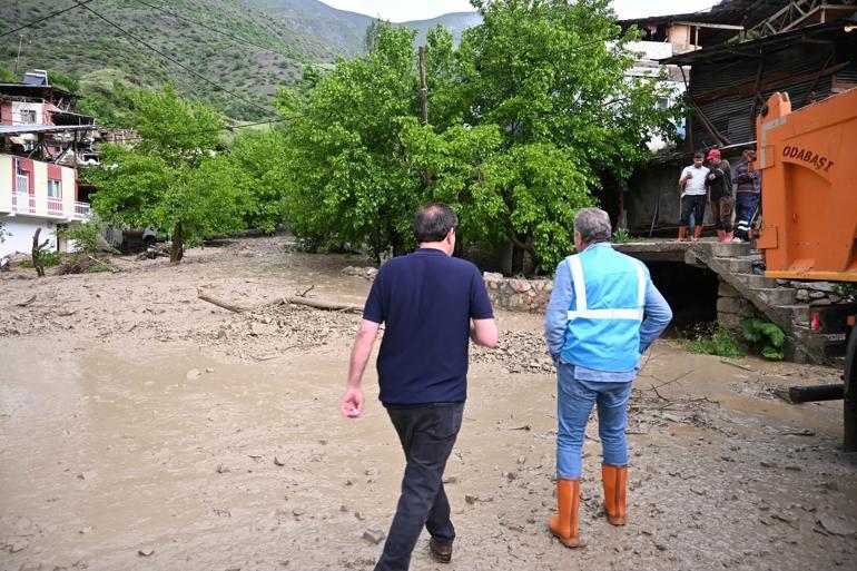 Erzurumda heyelan; yollar ulaşıma kapandı