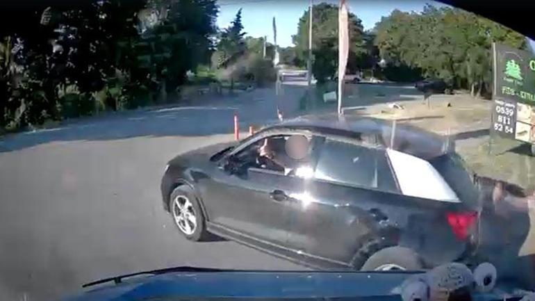 Savcı ile minübüs şoförünün trafikteki tartışması kamerada