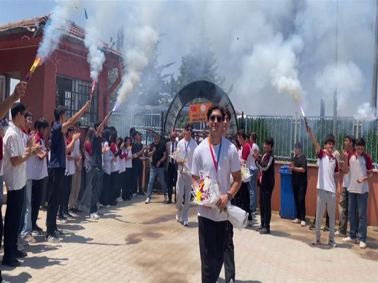 Liseli 3 gencin ALS hastaları için geliştirdiği yapay zeka destekli uygulama, ABDde 2 ödül kazandı