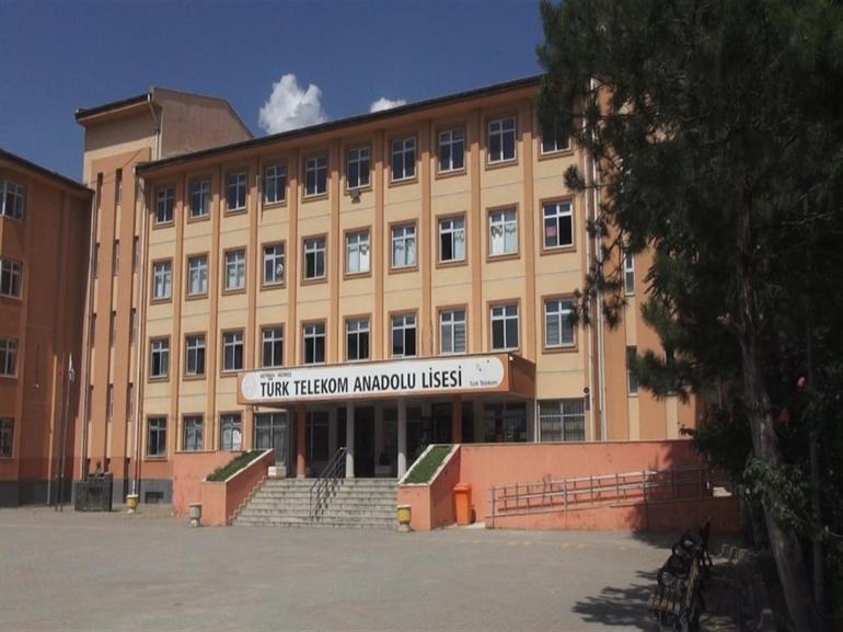Liseli 3 gencin ALS hastaları için geliştirdiği yapay zeka destekli uygulama, ABDde 2 ödül kazandı