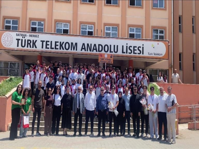 Liseli 3 gencin ALS hastaları için geliştirdiği yapay zeka destekli uygulama, ABDde 2 ödül kazandı