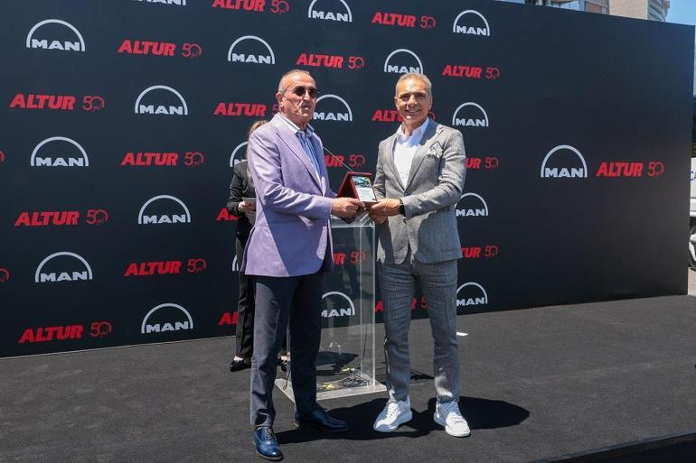 Altur Turizm, filosuna 30 MAN ve NEOPLAN otobüs kattı