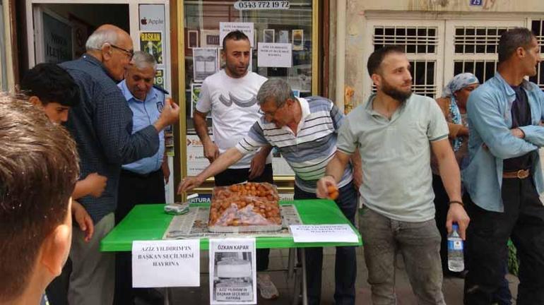 Aziz Yıldırım’ın başkanlığı tatlı dağıtılarak kutlandı