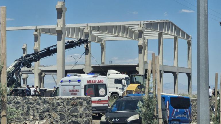 Fabrika inşaatında beton blok, işçilerin üzerine düştü: 1 ölü, 1 yaralı