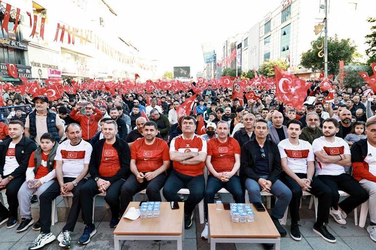 Sultanbeyli’de milli maç heyecanı