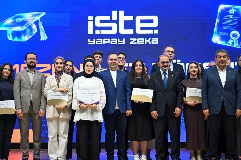 Bakan Kacır: 2 yıl içinde 5 milyon vatandaşımıza yapay zeka eğitimleri sunacağız