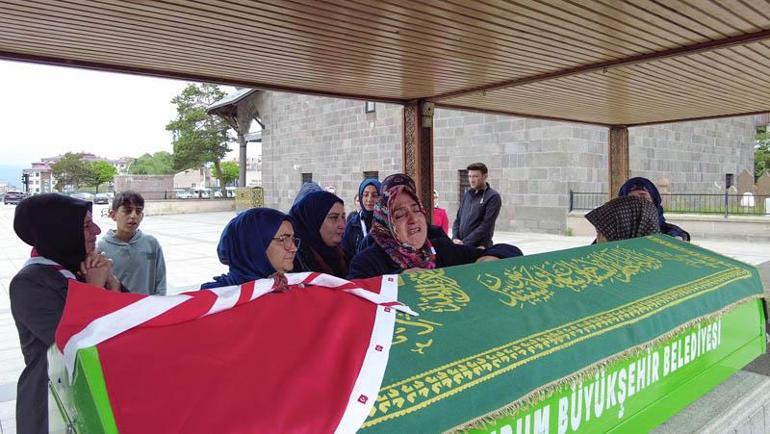 Doğa yürüyüşü sırasında kalp krizi geçirip ölen izci lideri son yolculuğuna uğurlandı