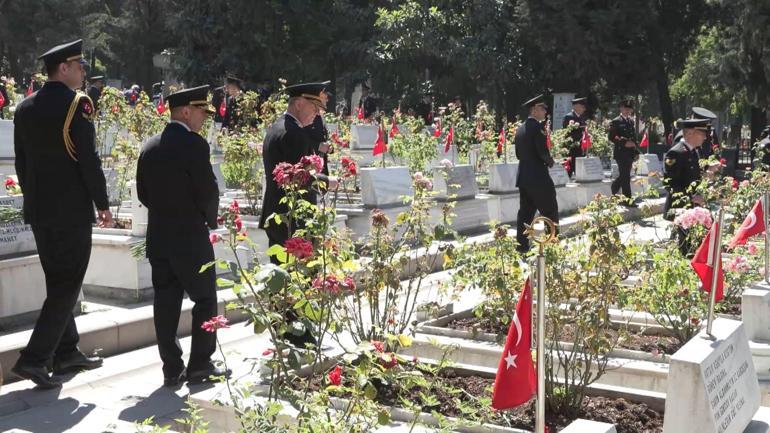 Jandarma Genel Komutanlığının 187nci yıl dönümünde Edirnekapı Şehitliğinde anma töreni