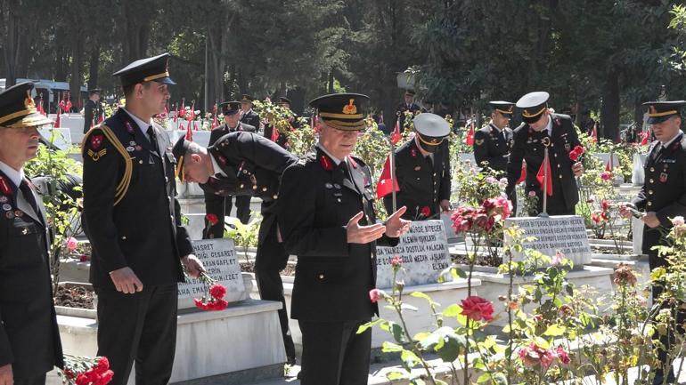 Jandarma Genel Komutanlığının 187nci yıl dönümünde Edirnekapı Şehitliğinde anma töreni