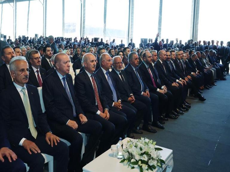 Cumhurbaşkanı Erdoğan: Türkiye, uluslararası diplomasinin de kalbinin attığı yer olmaya başlamıştır