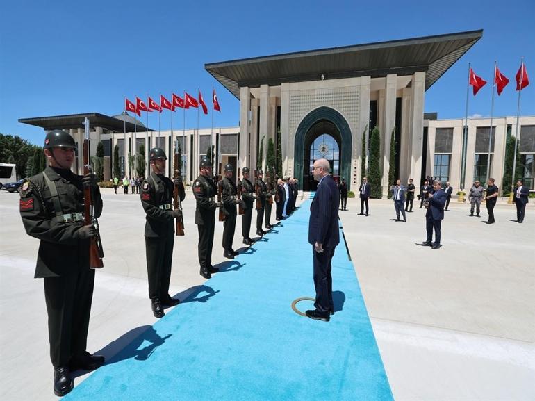 Cumhurbaşkanı Erdoğan: Türkiye, uluslararası diplomasinin de kalbinin attığı yer olmaya başlamıştır