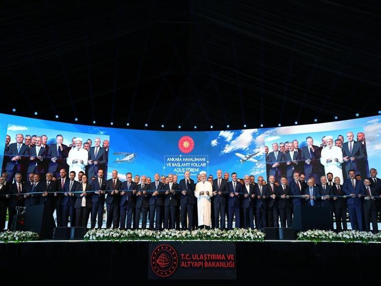 Cumhurbaşkanı Erdoğan: Türkiye, uluslararası diplomasinin de kalbinin attığı yer olmaya başlamıştır