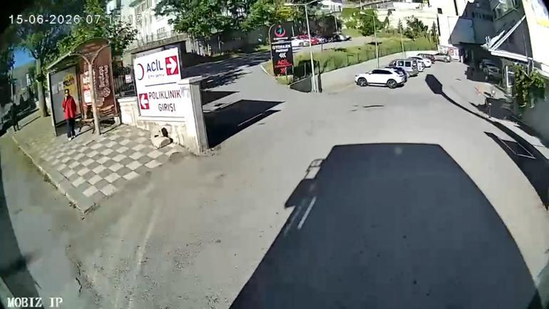 Otobüs şoförü, rahatsızlanan yolcusunu hastaneye yetiştirdi; o anlar kamerada
