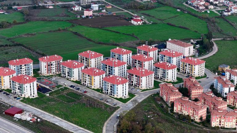 Bakan Kurum, Sinopta TOKİ ile ev sahibi olan vatandaşların görüntülerini paylaştı