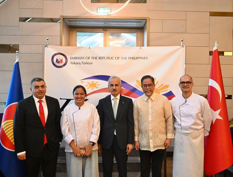 Bakan Uraloğlu, Filipinler Cumhuriyetinin Milli Günü resepsiyonuna katıldı
