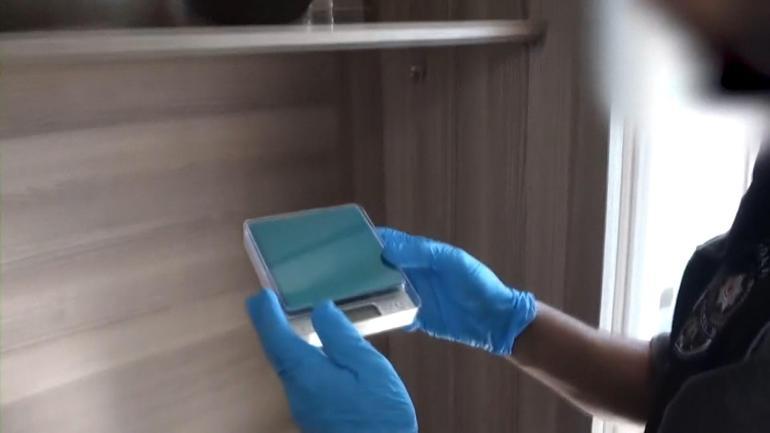 Küçükçekmecede düzenlenen operasyonda yaklaşık 90 kilogram uyuşturucu ele geçirildi
