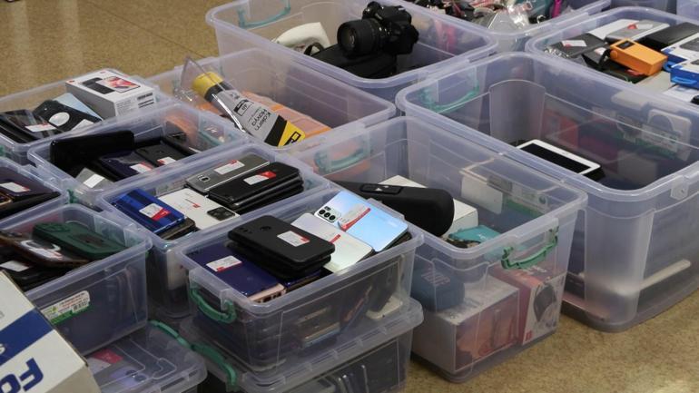 İETTde unutulan binlerce eşya açık artırmayla 1 milyon 366 bin liraya satıldı
