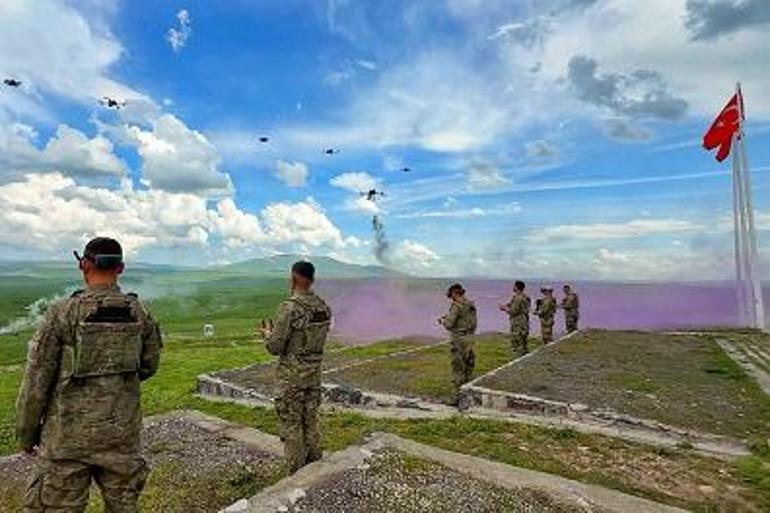Karsta Çelik-2026 Bölük Timi Atışlı Arazi Tatbikatı ile KBRN-2026 Tatbikatı gerçekleştirildi
