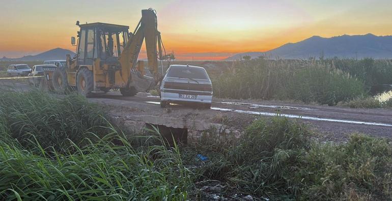 Tarım işçisi ailenin otomobili kanala uçtu: 3 çocuk öldü, 4 kişi yaralandı