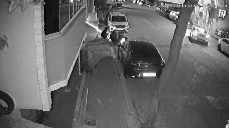 Esenyurt’ta iki grup arasında silahlı çatışma kamerada