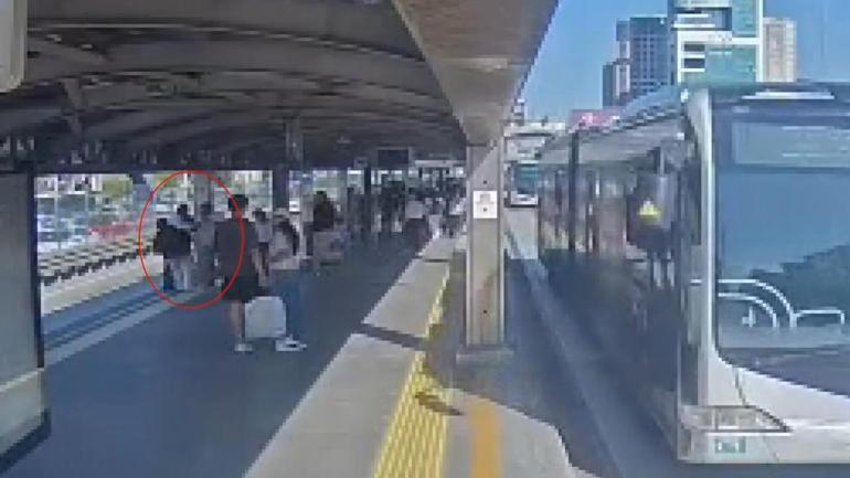 Beylikdüzünde metrobüsteki yan baktın cinayetine ilişkin yeni görüntüler ortaya çıktı