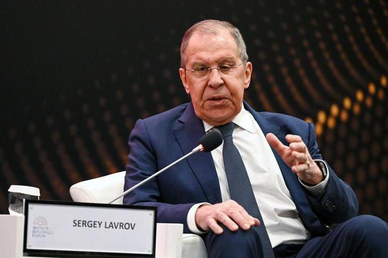 İran Dışişleri Bakanı Arakçi, Rus mevkidaşı Lavrov ile telefonda görüştü