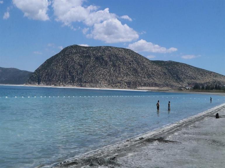 Salda Gölünde 600 binin üzerine turisti almayacağız