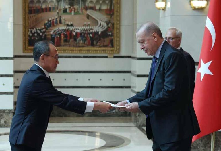Cumhurbaşkanı Erdoğan, güven mektuplarını kabul etti