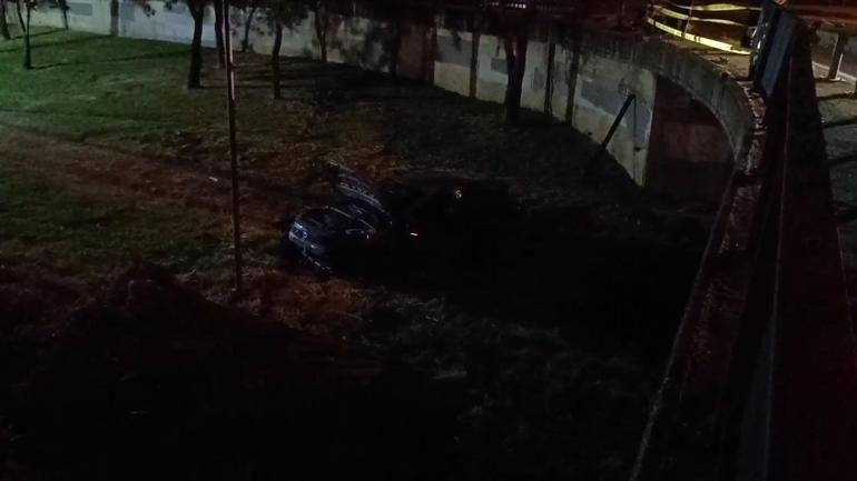 Bursada otomobil dere yatağına uçtu: 1 yaralı