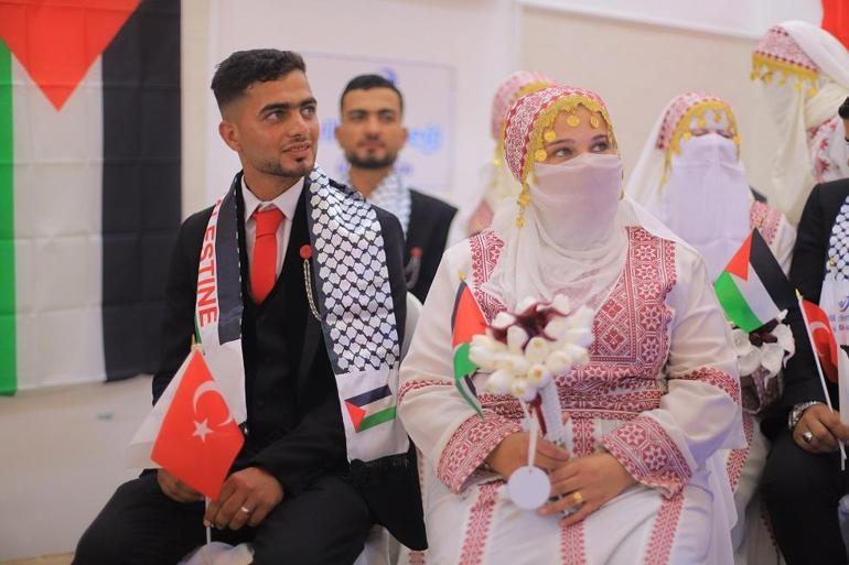 İyilik Derneği’nden Gazze’de toplu düğün merasimi