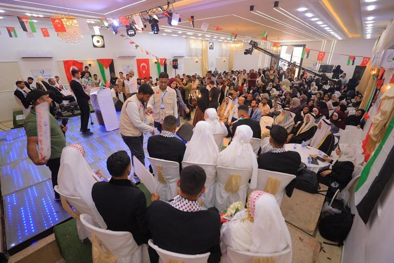 İyilik Derneği’nden Gazze’de toplu düğün merasimi