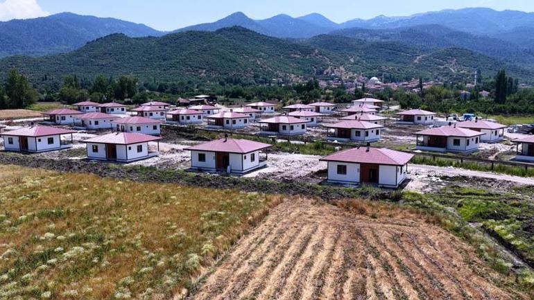 Bakan Kurum: Sındırgıda yeni yuvaları çok yakında teslim edeceğiz