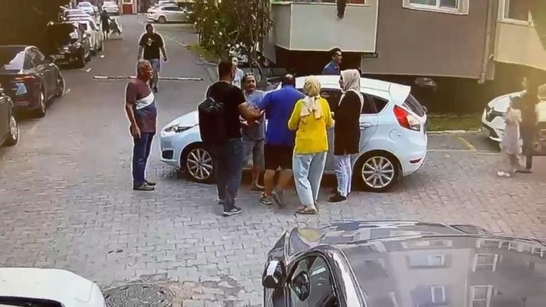 Çekmeköy’de sitede iki sürücü arasında Yavaş git kavgası; aileler de dahil oldu