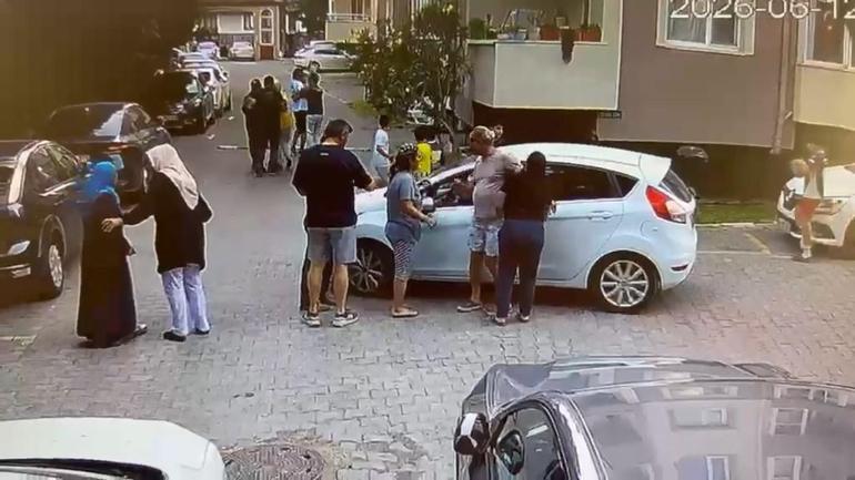 Çekmeköy’de sitede iki sürücü arasında Yavaş git kavgası; aileler de dahil oldu