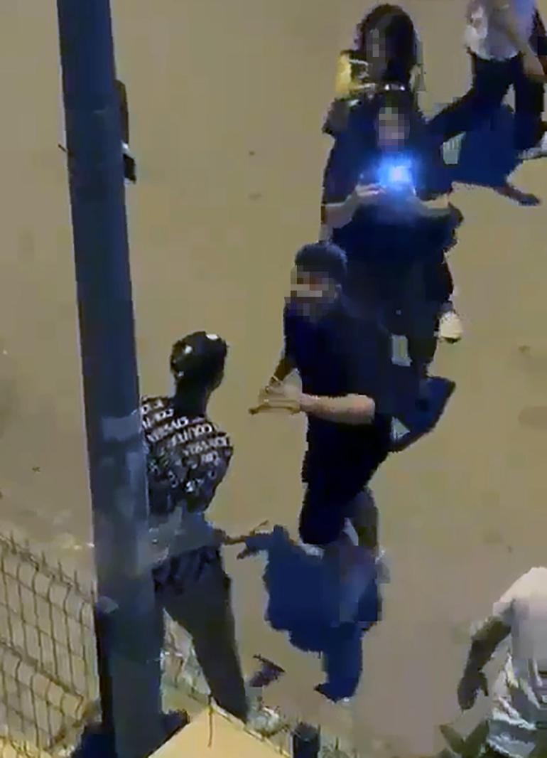 Aydınlatma direğine bağlayıp, üzerine un ve sıvı yağ döktüler