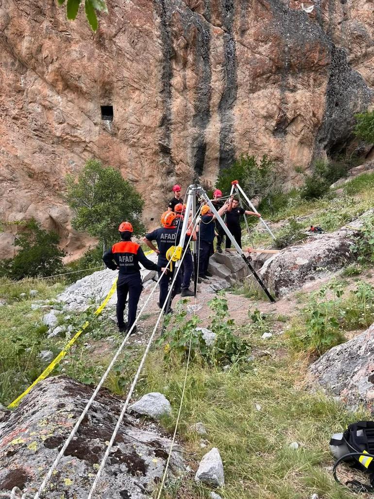 Kaçak kazı yapan 2 kişinin cansız bedeni kazdıkları kuyuda bulundu
