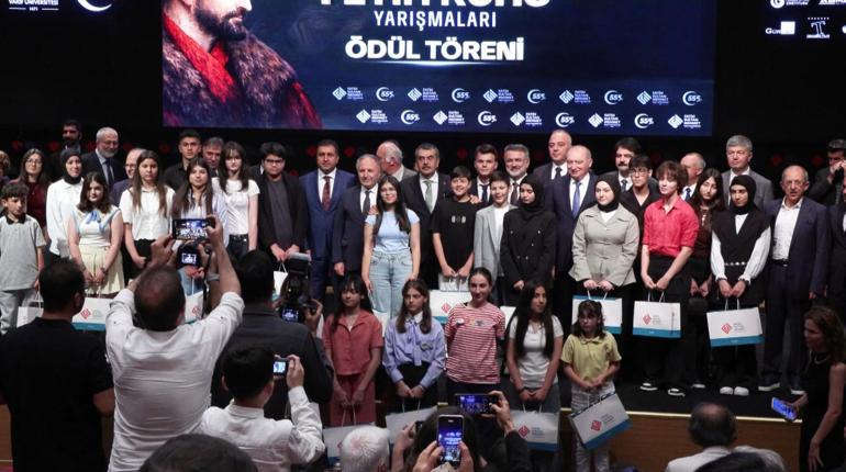 Bakan Tekin: Biz Fetih 1453 diyenlerle beraber yolumuza devam edeceğiz