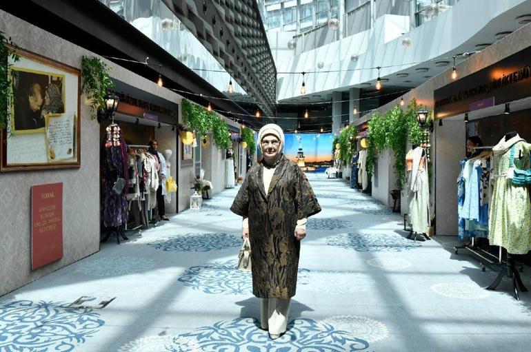 Emine Erdoğan, Şule Yüksel Şenler Vakfının ‘Deprem Bölgesi Kursiyer ve Mezuniyet Buluşması’na katıldı