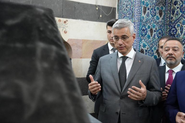Bakan Memişoğlu, Emevi Camiinde cuma namazını kıldı