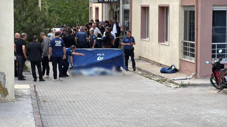 Niğdede 10uncu katından düşen genç, hayatını kaybetti