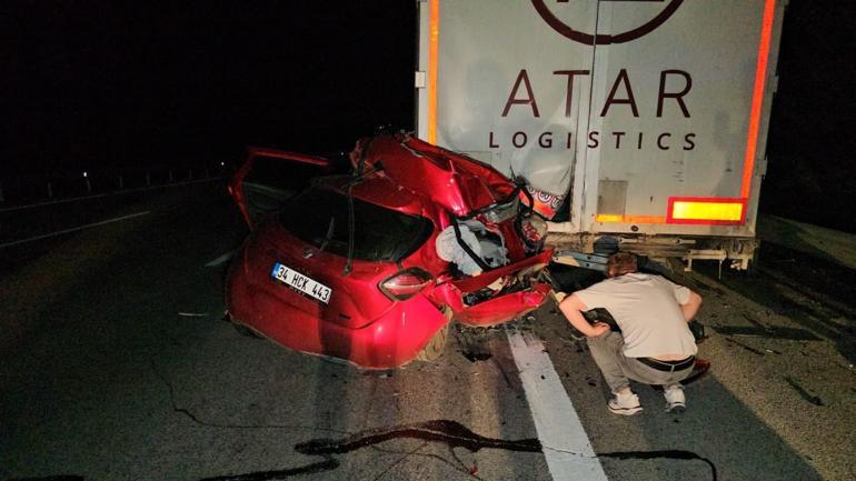 TIRa arkadan çarpan otomobilin sürücüsü öldü