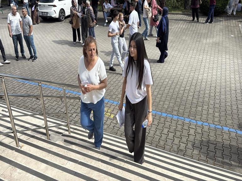 Anne-kız birlikte sınav heyecanı yaşadı