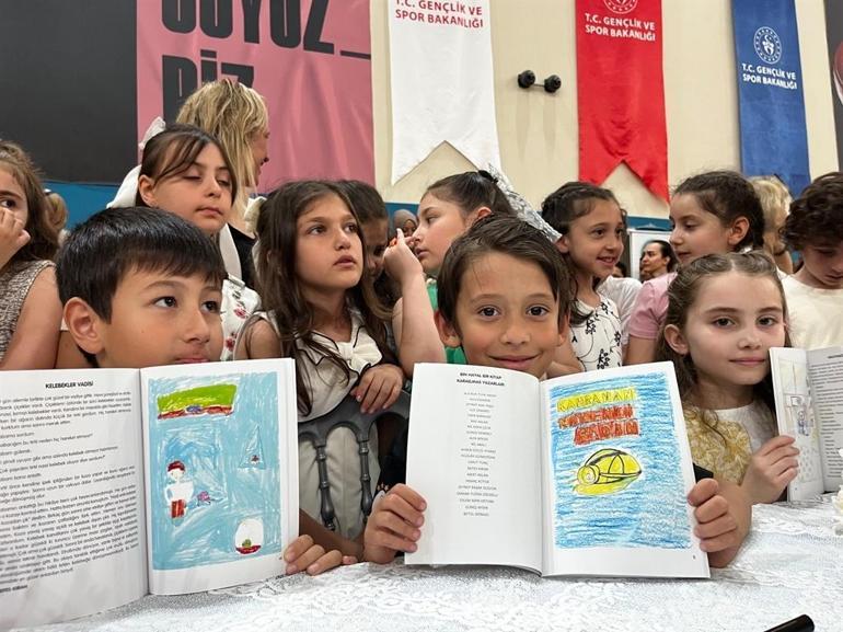 MEB öncülüğündeki proje ile minik yazarlar, imza günü düzenledi