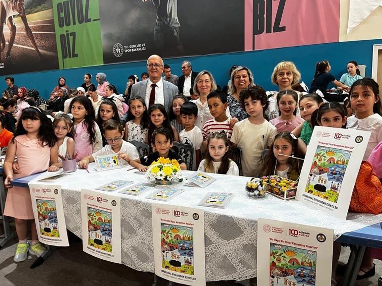 MEB öncülüğündeki proje ile minik yazarlar, imza günü düzenledi