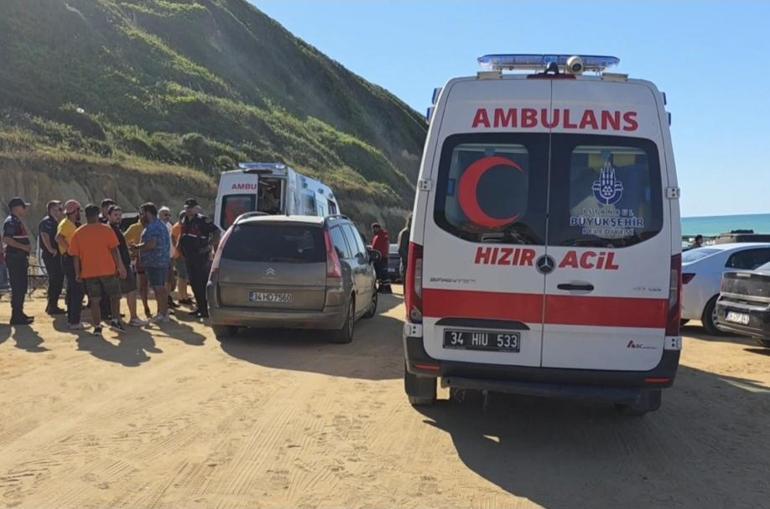 Çatalcada paraşüt kayalıklara çarptı: 1i çocuk 2 yaralı