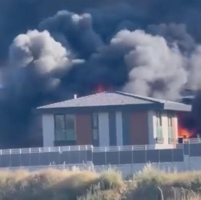 Tuzlada villada çıkan yangın itfaiye tarafından söndürüldü