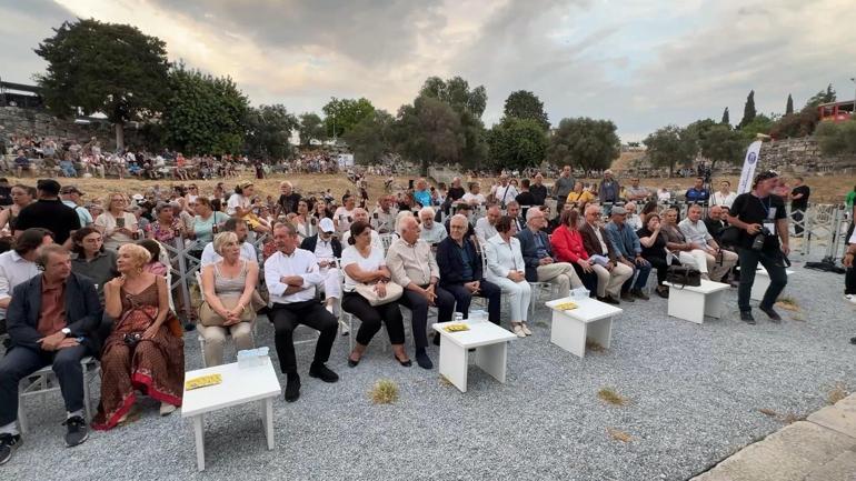 Uluslararası Akdeniz Edebiyat Günleri Apollon Tapınağı’nda başladı