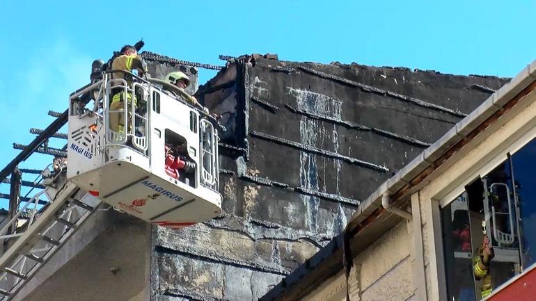 Sultangazide apartmanın çatısında çıkan yangın 6 binaya daha sıçradı