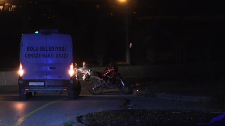 Kaldırıma çarpan motosiklet metrelerce savruldu: 1 ölü